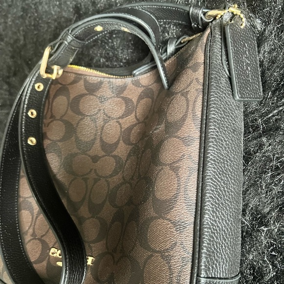 Coach purse 👜 - Picture 4 of 7